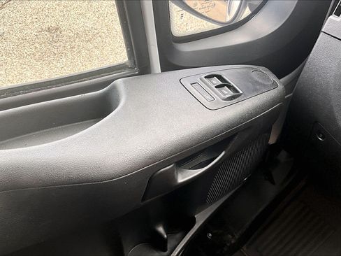 Used 2025 RAM ProMaster 2500 w/ U-Haul Equipment Group FWD image 27
