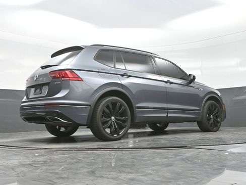 Used 2021 Volkswagen Tiguan SE R-Line image 35
