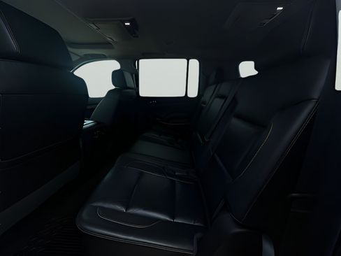 Used 2018 Chevrolet Suburban LT AWD/4WD image 20