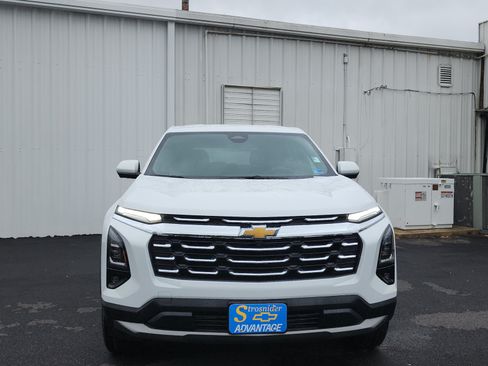 New 2026 Chevrolet Equinox LT FWD image 8