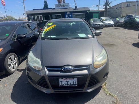 Used 2013 Ford Focus SE FWD image 3