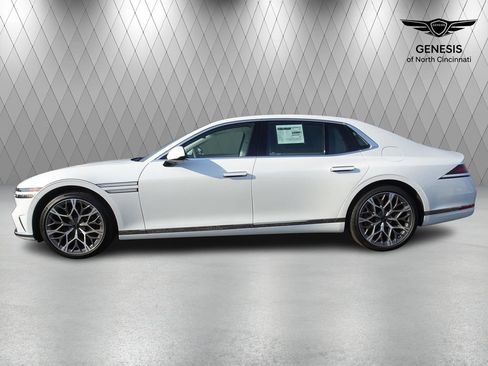 Used 2025 Genesis G90 3.5T AWD/4WD image 2