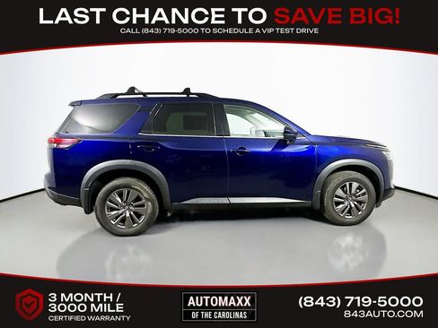 Used 2023 Nissan Pathfinder SV AWD/4WD image 7
