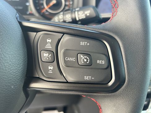 Used 2025 Jeep Wrangler Unlimited Rubicon AWD/4WD image 23