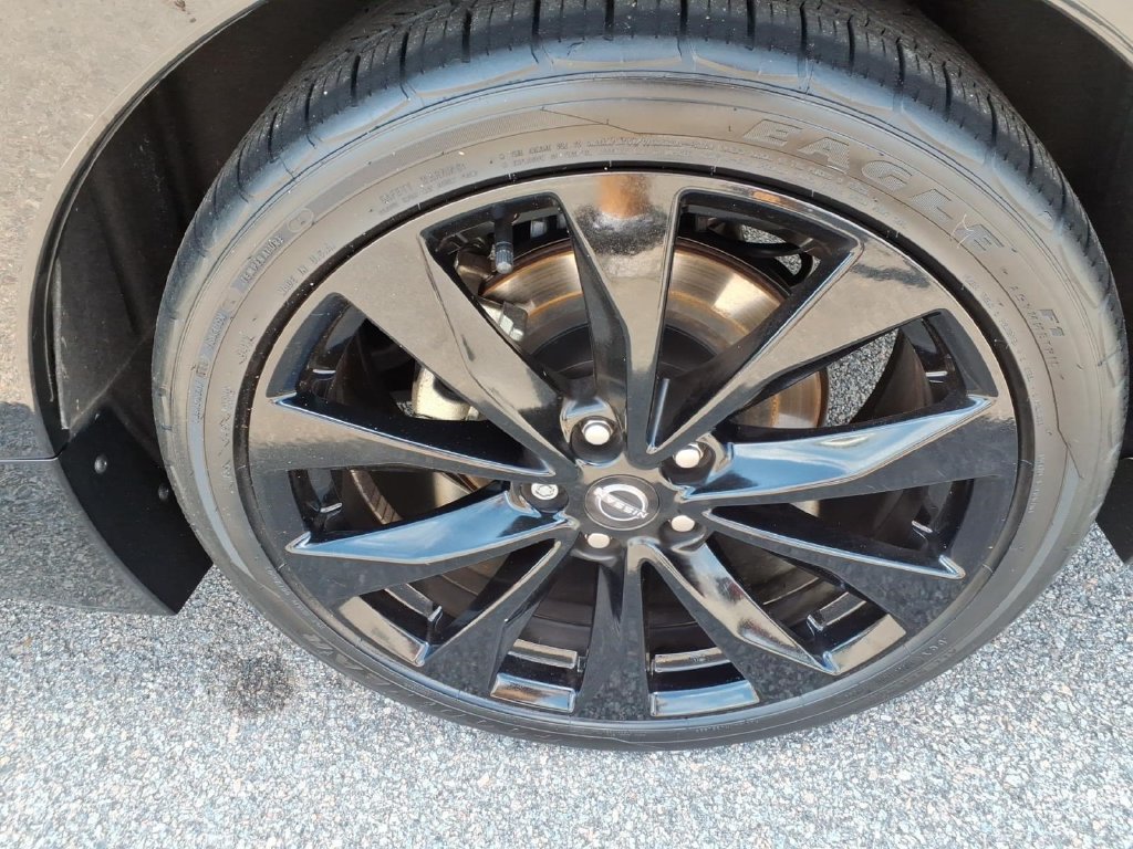 Used 2023 Nissan Maxima SR w/ Sport Mat Group FWD image 12
