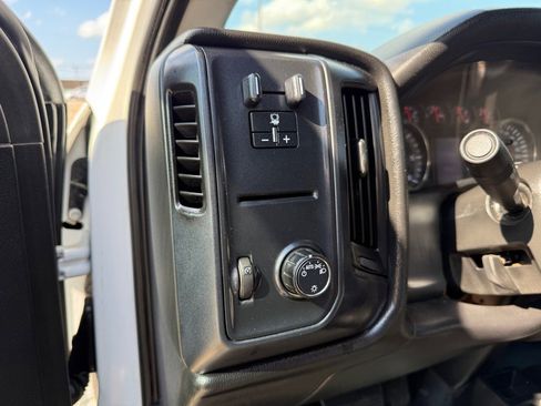 Used 2019 Chevrolet Silverado 2500 W/T AWD/4WD image 19