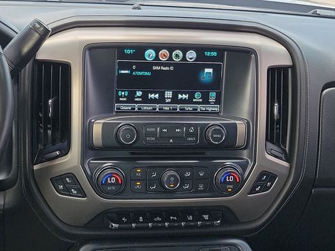 Used 2017 GMC Sierra 2500 Denali w/ Duramax Plus Package AWD/4WD image 10