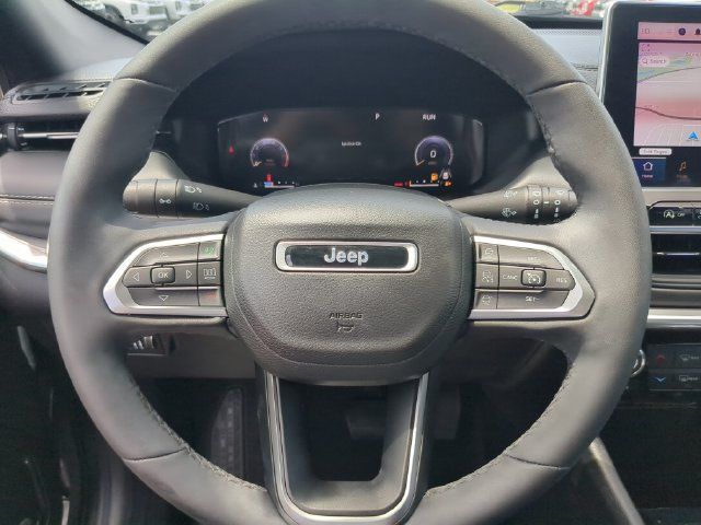 Used 2023 Jeep Compass High Altitude AWD/4WD image 33