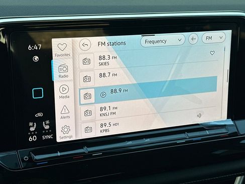 New 2026 Volkswagen Atlas SE FWD image 17