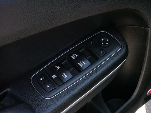 Used 2017 Chrysler 300 S AWD/4WD image 19