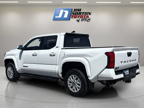 Used 2024 Toyota Tacoma SR5 AWD/4WD image 7