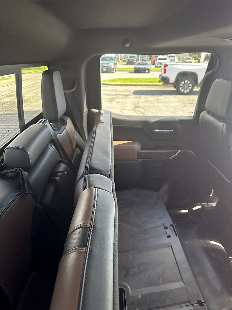 Used 2019 Chevrolet Silverado 1500 High Country w/ Safety Package II AWD/4WD image 15