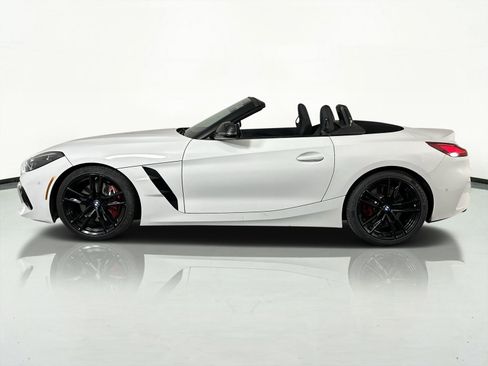 Used 2025 BMW Z4 M40i w/ Premium Package image 5