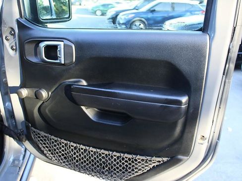 Used 2020 Jeep Wrangler Sport AWD/4WD image 15
