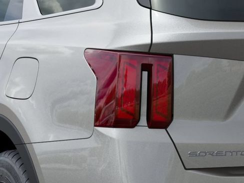 New 2026 Kia Sorento LX FWD image 11