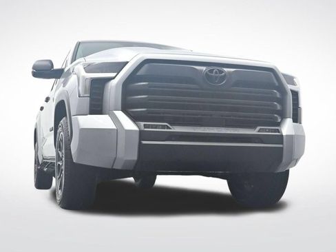 Used 2024 Toyota Tundra SR5 w/ SR5 Convenience Package AWD/4WD image 30