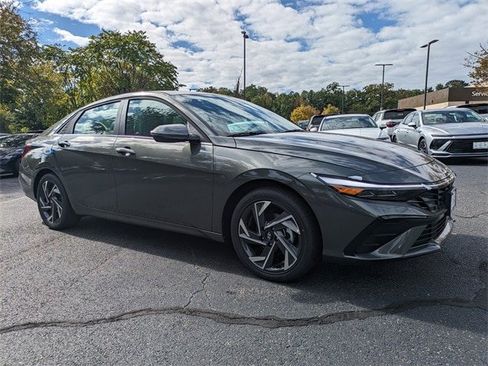 New 2025 Hyundai Elantra Limited image 1