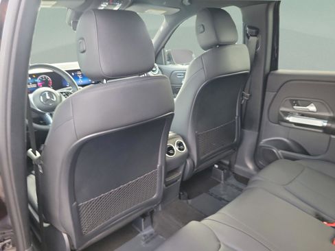 Certified 2025 Mercedes-Benz GLB 250 image 10