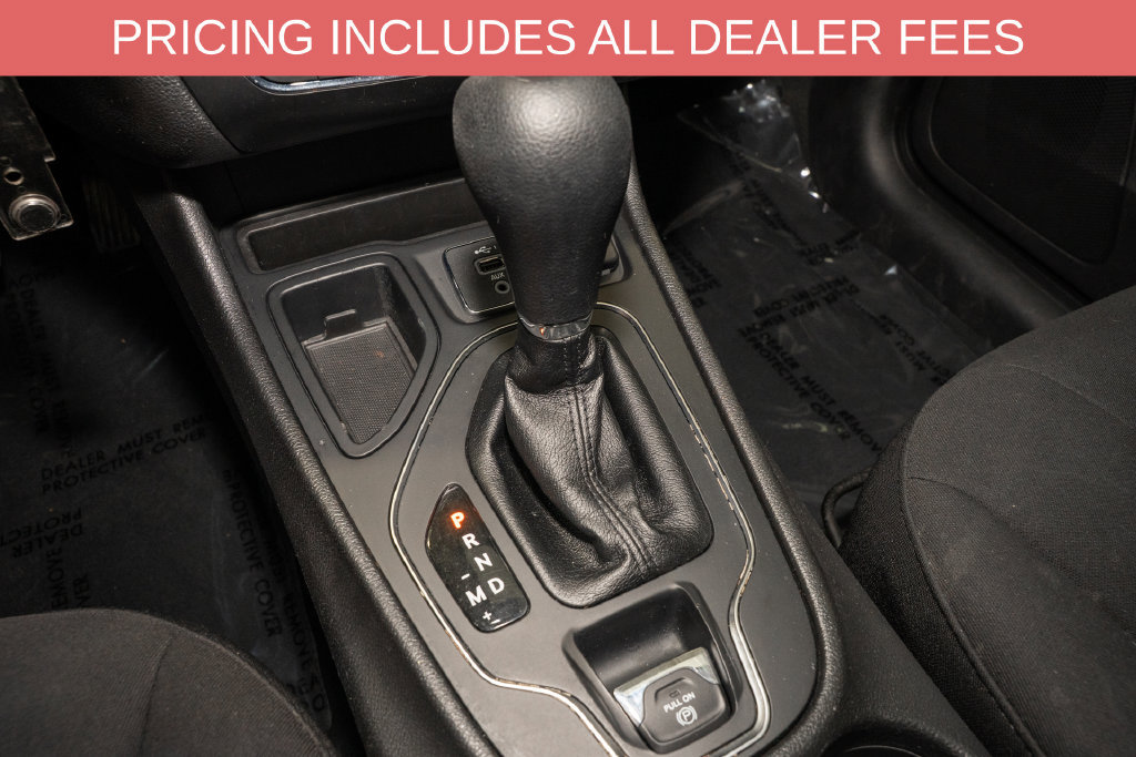 Used 2020 Jeep Cherokee Latitude FWD image 14