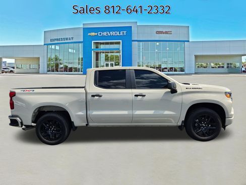Used 2026 Chevrolet Silverado 1500 Custom w/ LPO, Dark Essentials Package AWD/4WD image 8