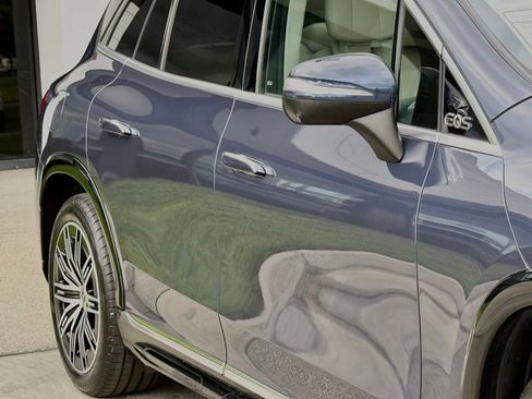 Used 2023 Mercedes-Benz EQS 580 4MATIC SUV image 9