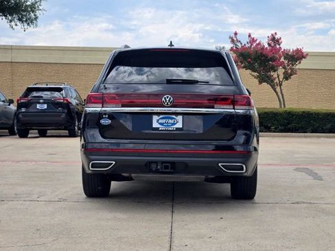 Used 2024 Volkswagen Atlas SE FWD image 7