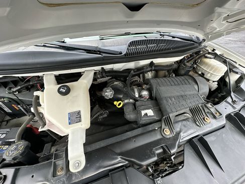 Used 2014 Chevrolet Express 3500 image 23