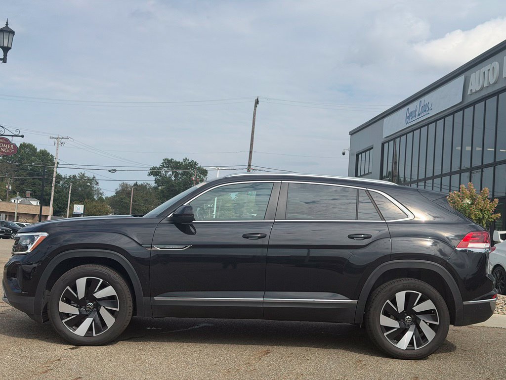 Used 2026 Volkswagen Atlas Cross Sport SEL AWD/4WD image 2
