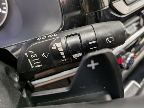 Used 2024 Nissan Pathfinder SV image 19