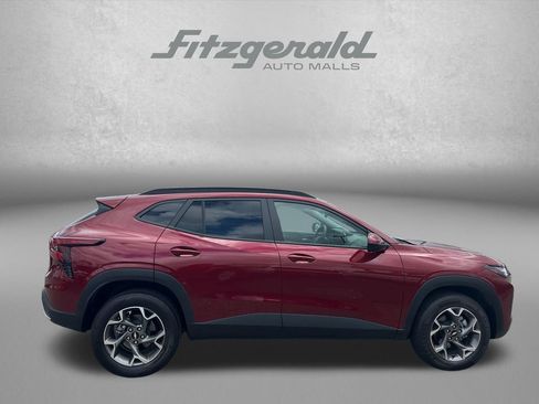 Certified 2025 Chevrolet Trax LT FWD image 4