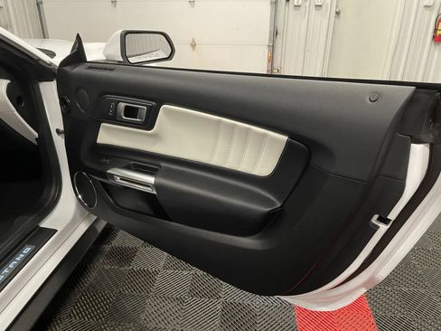 Used 2022 Ford Mustang GT Premium image 37