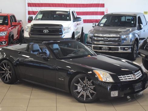 Used 2005 Cadillac XLR RWD image 8