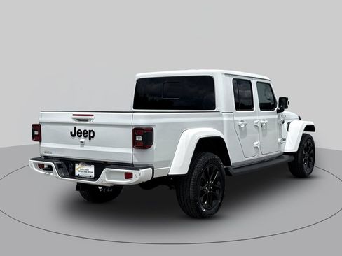 Used 2021 Jeep Gladiator Overland AWD/4WD image 3