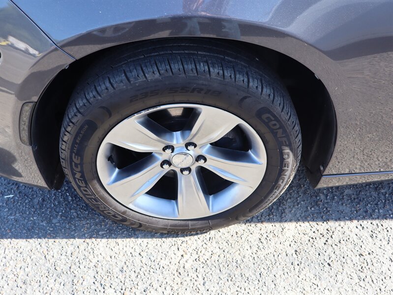 Used 2015 Dodge Charger SXT RWD image 27