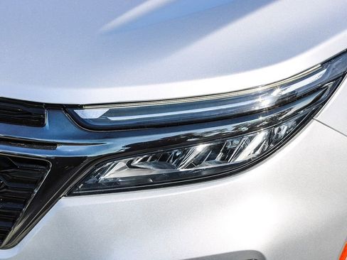 Used 2022 Chevrolet Equinox RS FWD image 5