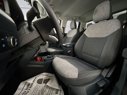 Used 2023 Ford Maverick XLT image 8