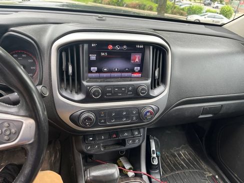 Used 2015 GMC Canyon SLT w/ Driver Alert Package AWD/4WD image 8
