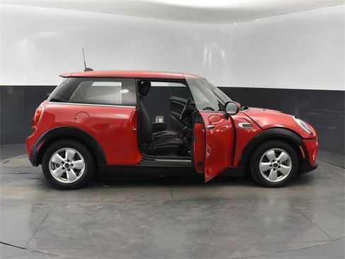 Used 2020 MINI Cooper 2-Door Hardtop w/ Storage Package image 24