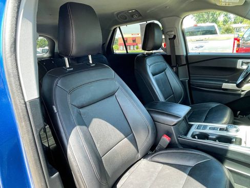 Used 2021 Ford Explorer Limited w/ Hybrid Equipment Group 310A RWD image 10