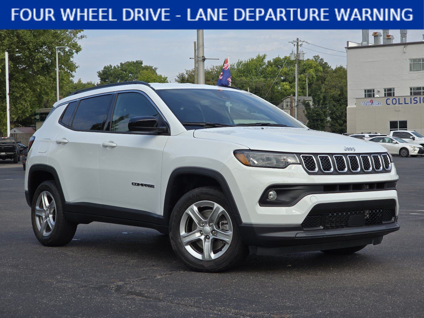 Used 2023 Jeep Compass Latitude AWD/4WD image 1