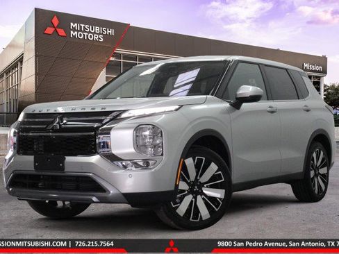 New 2026 Mitsubishi Outlander SE image 1
