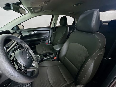 Used 2021 Kia Forte LXS image 13