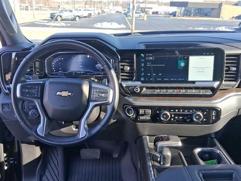 Used 2022 Chevrolet Silverado 1500 LT image 13