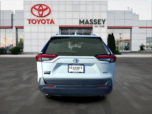 Used 2023 Toyota RAV4 XLE Premium image 4