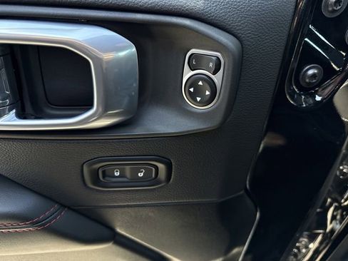 Used 2025 Jeep Wrangler Unlimited Rubicon w/ Technology Group image 39