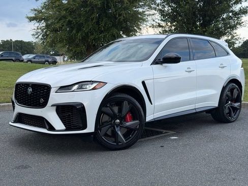 Used 2026 Jaguar F-PACE SVR AWD/4WD image 2