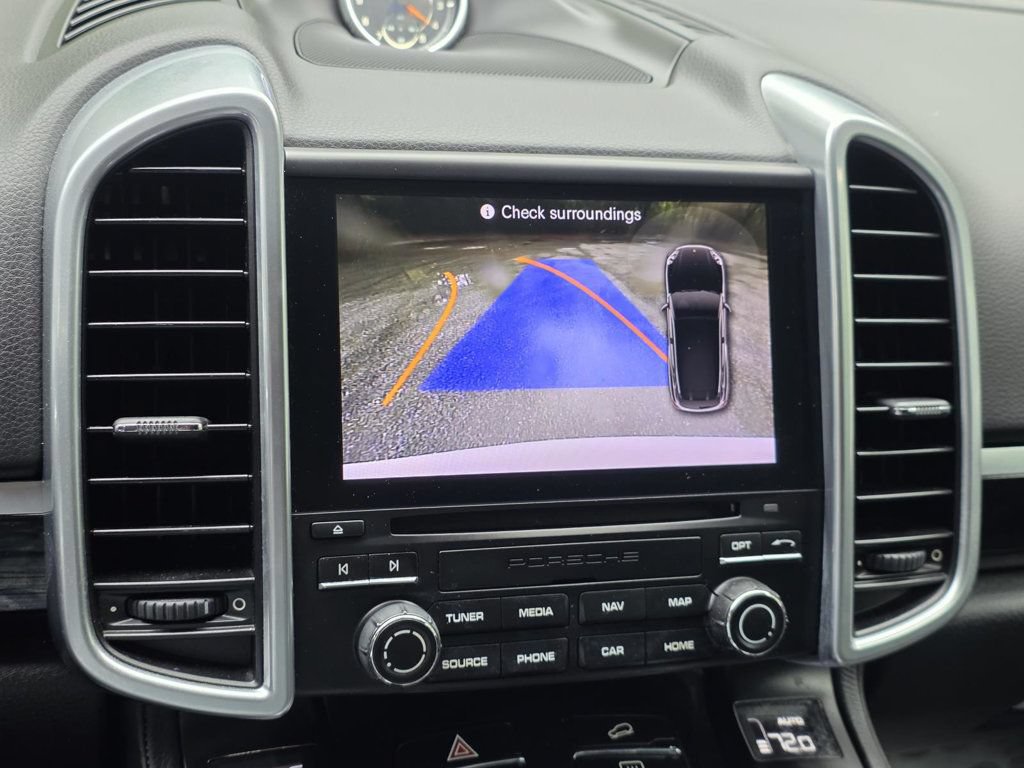 Used 2017 Porsche Cayenne AWD/4WD image 16