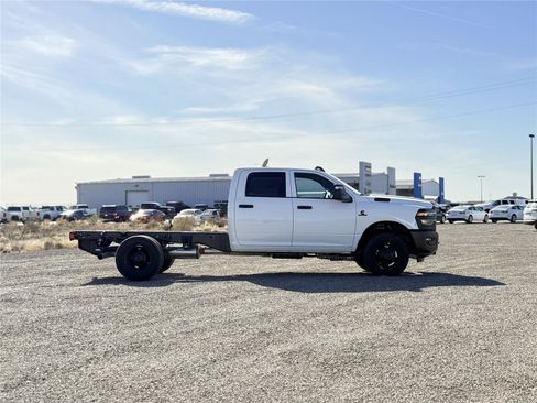 New 2026 RAM 3500 Tradesman AWD/4WD image 4