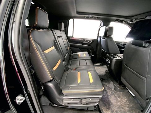 Used 2024 GMC Yukon XL AT4 AWD/4WD image 25