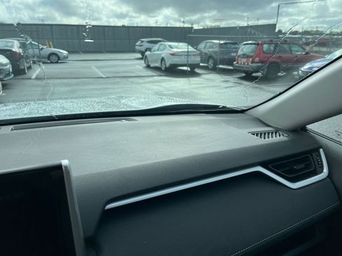 Used 2025 Toyota RAV4 LE image 34